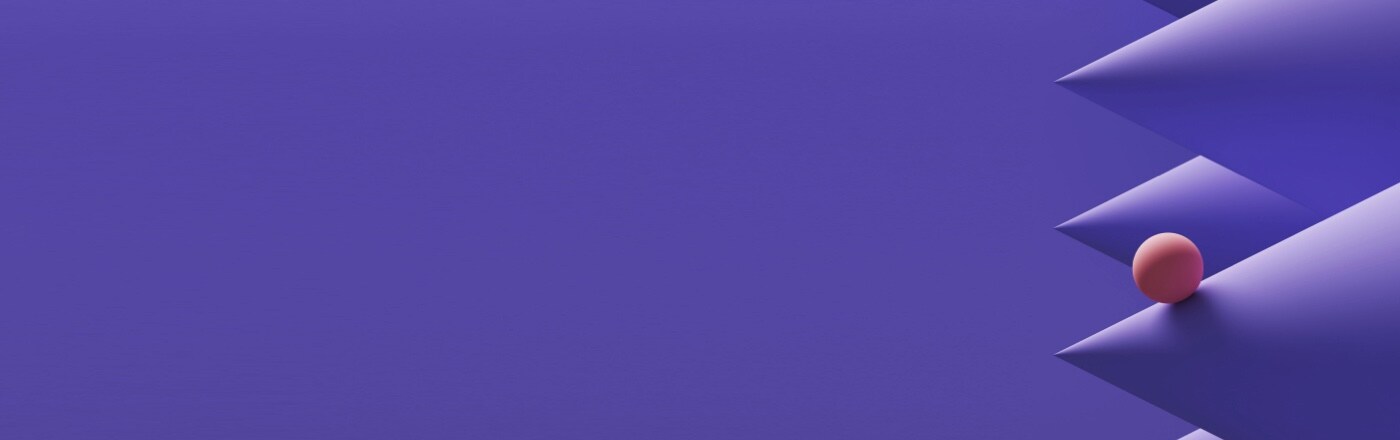 Pfirsichfarbene Kugel ruht auf violetten Kegeln mit Spitzen vor einem violetten Hintergrund