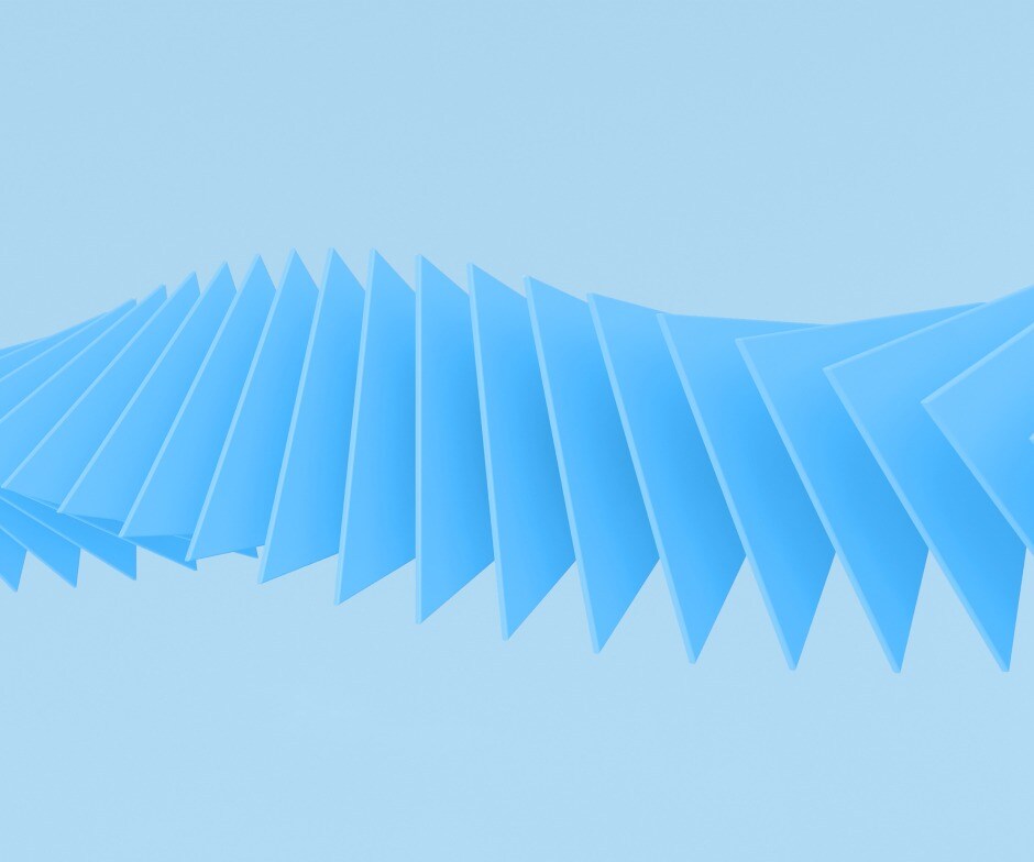 tuiles triangulaires bleues alignées