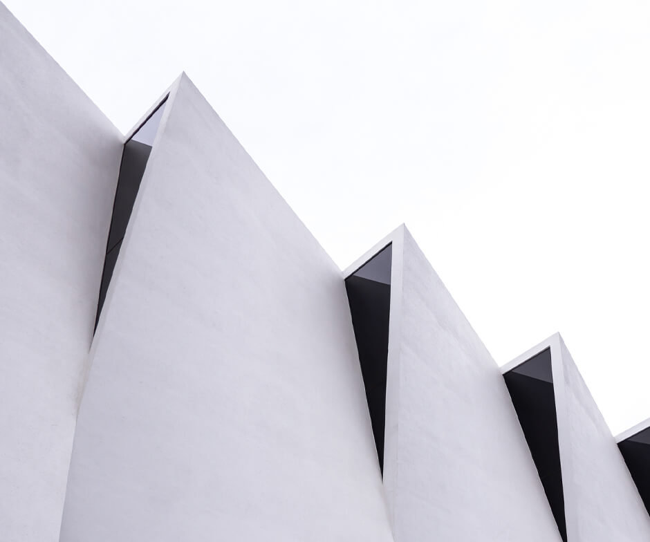 Bâtiment angulaire vu du dessous