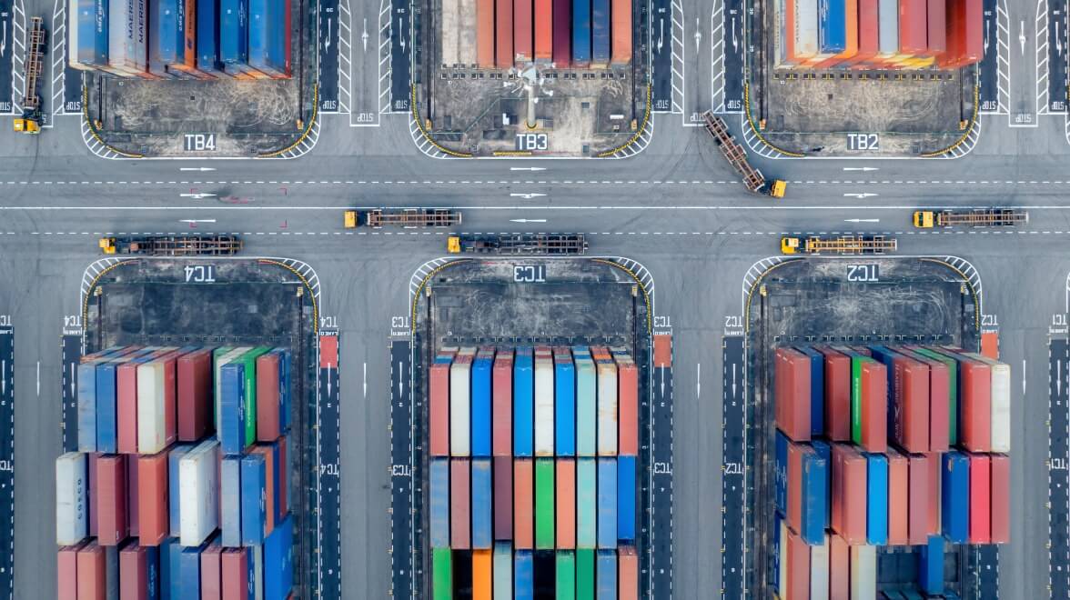 container del terminal portuale