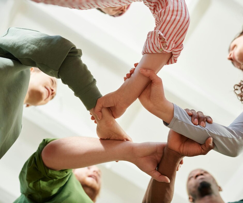 Team collaboration supporting successful cloud and data migration solutions for enterprise IT transformation.