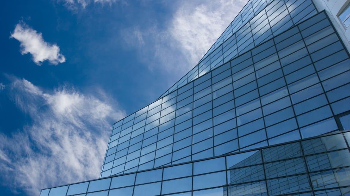 NetApp FAS storage arrays for hybrid flash storage | NetApp