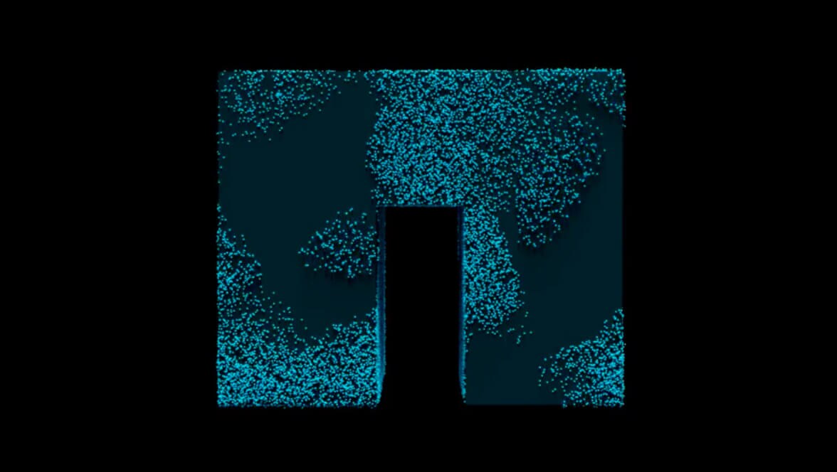 NetApp logo formado por aglomerados de partículas digitais azuis sobre um fundo escuro.