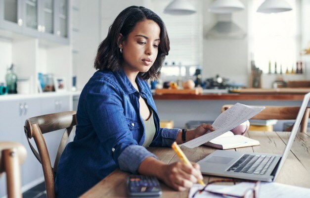 居家办公的女士