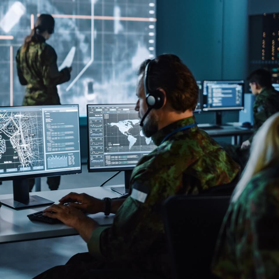 人們正在操作他們的機器